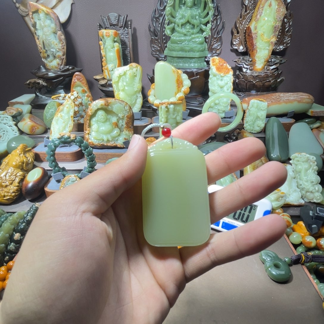 透闪石质玉无事牌未镶嵌闪****儿