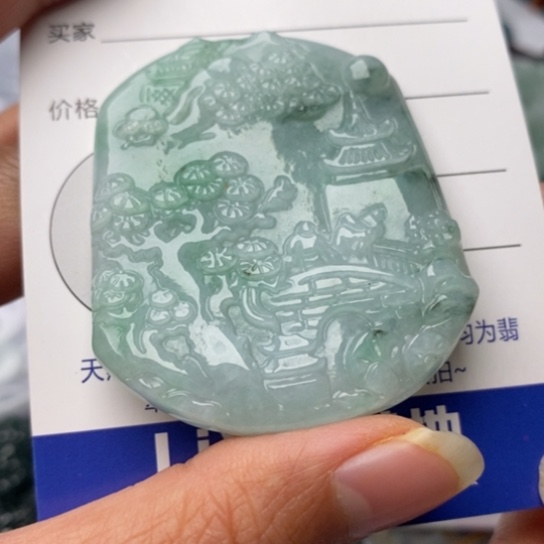翡翠颈饰未镶嵌翡翠