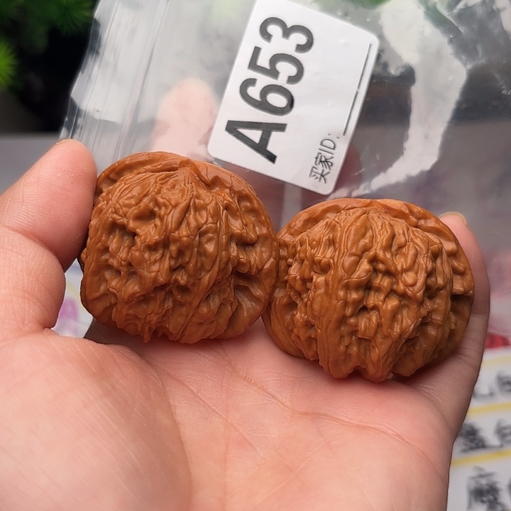 桃核把件核桃白狮子43