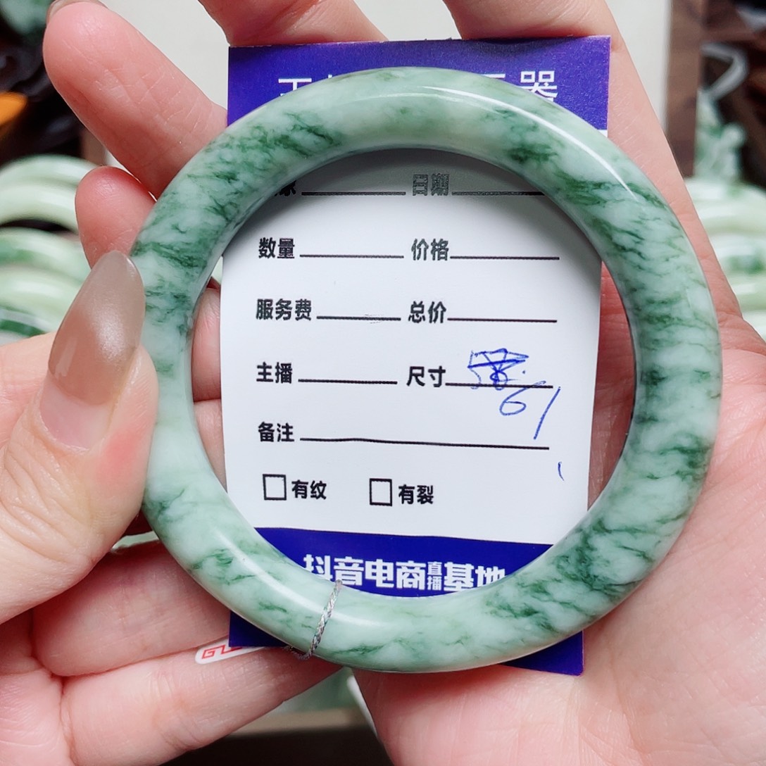 小***活透闪石-蛇纹石玉未镶嵌手镯