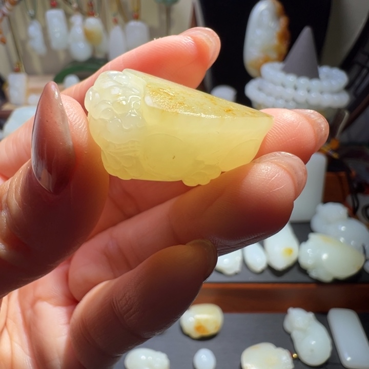 和田玉未镶嵌颈饰