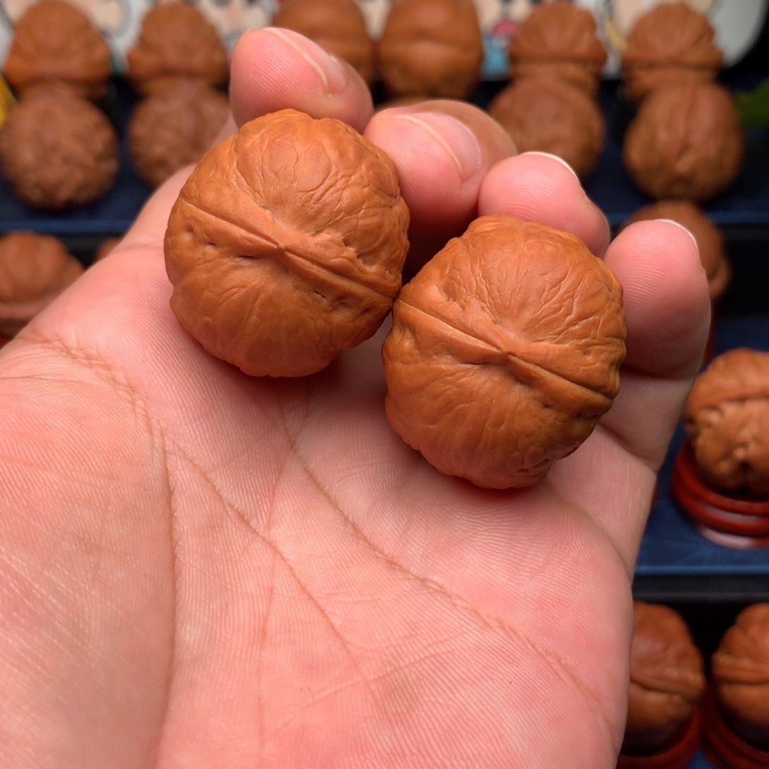 把件文玩核桃红皮水晶蟾