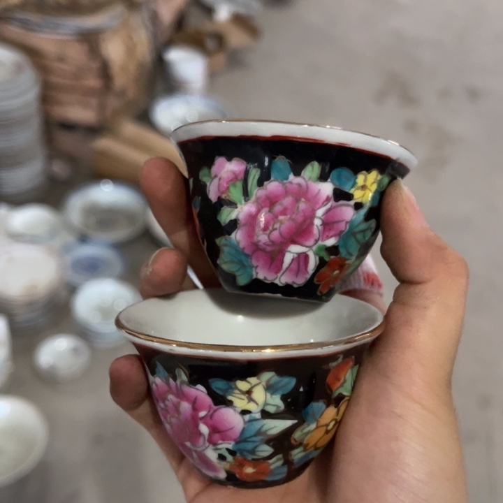 摆件怀旧瓷器，默认微瑕，介意勿拍