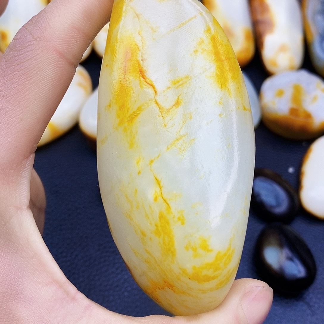 和田玉挂件未镶嵌孔*子