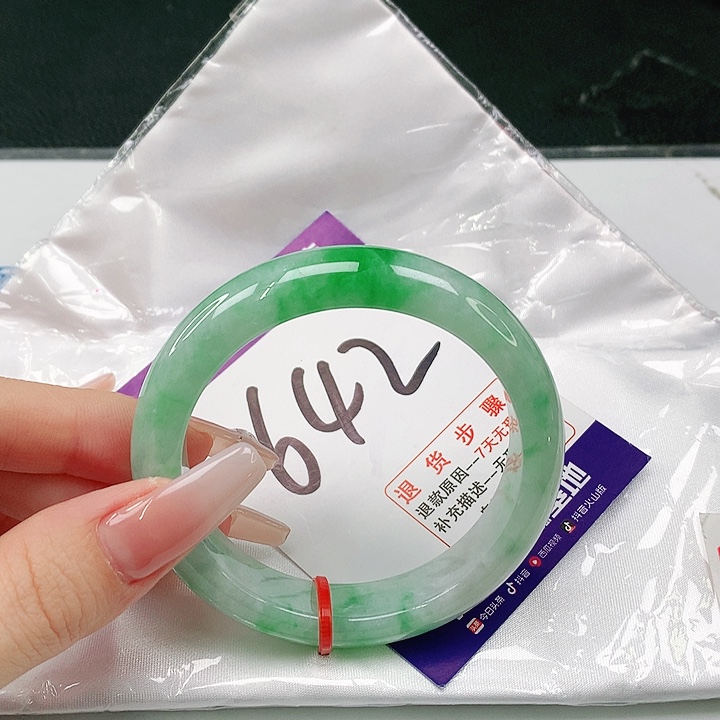 未镶嵌手镯翡翠翡翠手镯