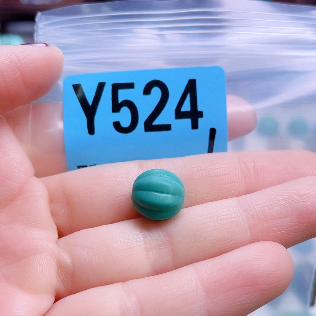 十堰原生态绿石头特色手工配饰