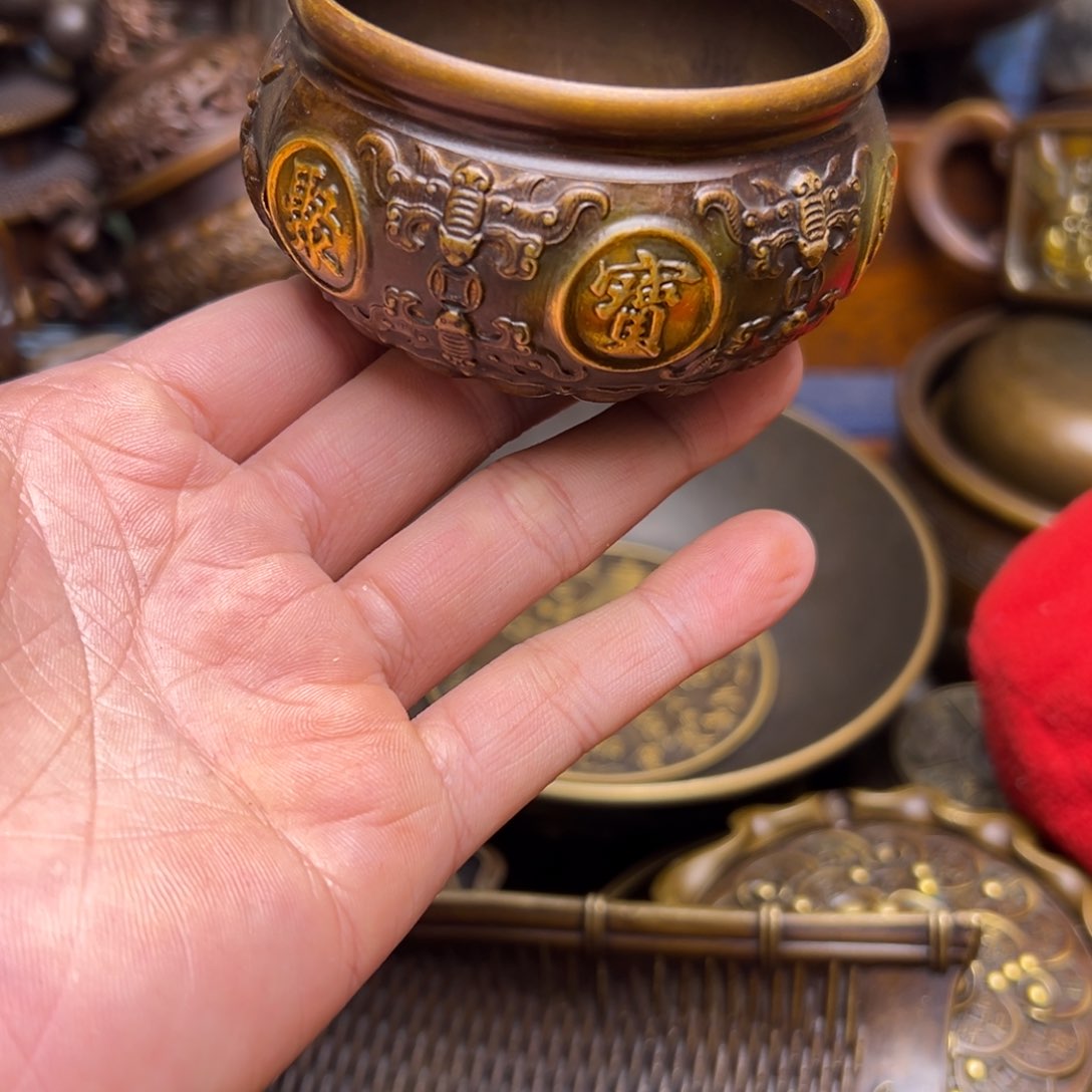 精美铜器点击下单