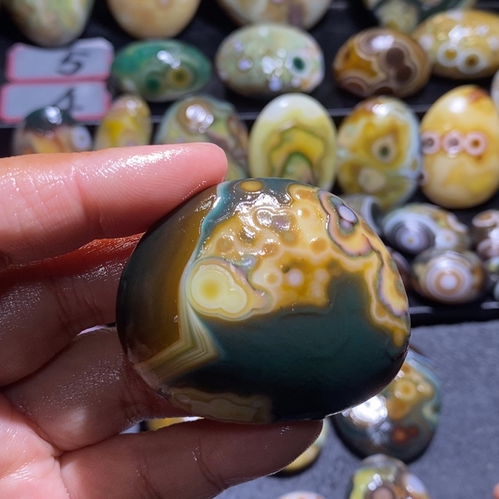 毛***记玛瑙/玉髓未镶嵌珠宝奇石