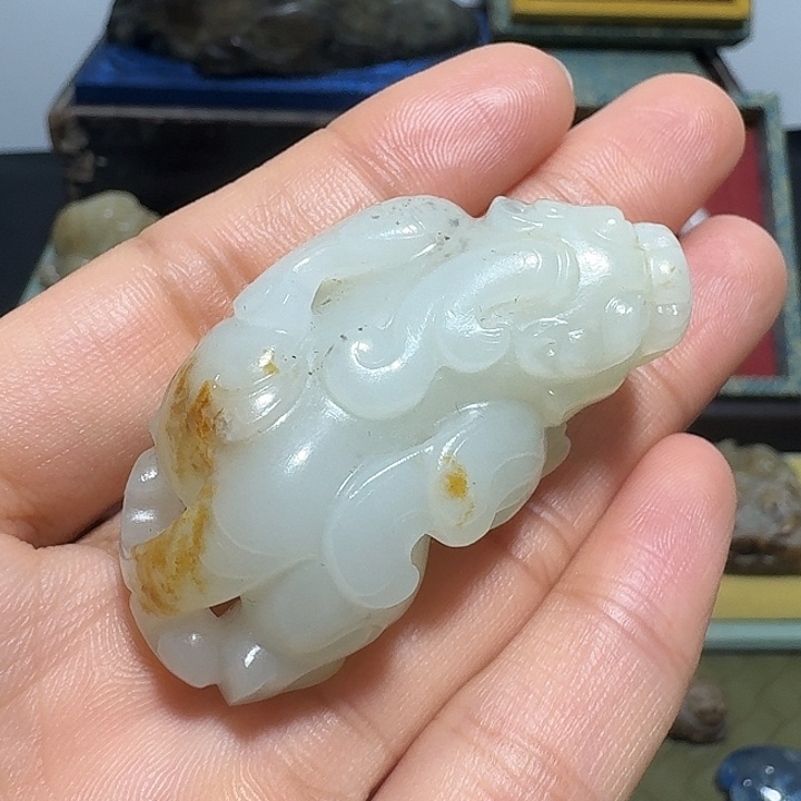 蓝***天和田玉未镶嵌颈饰