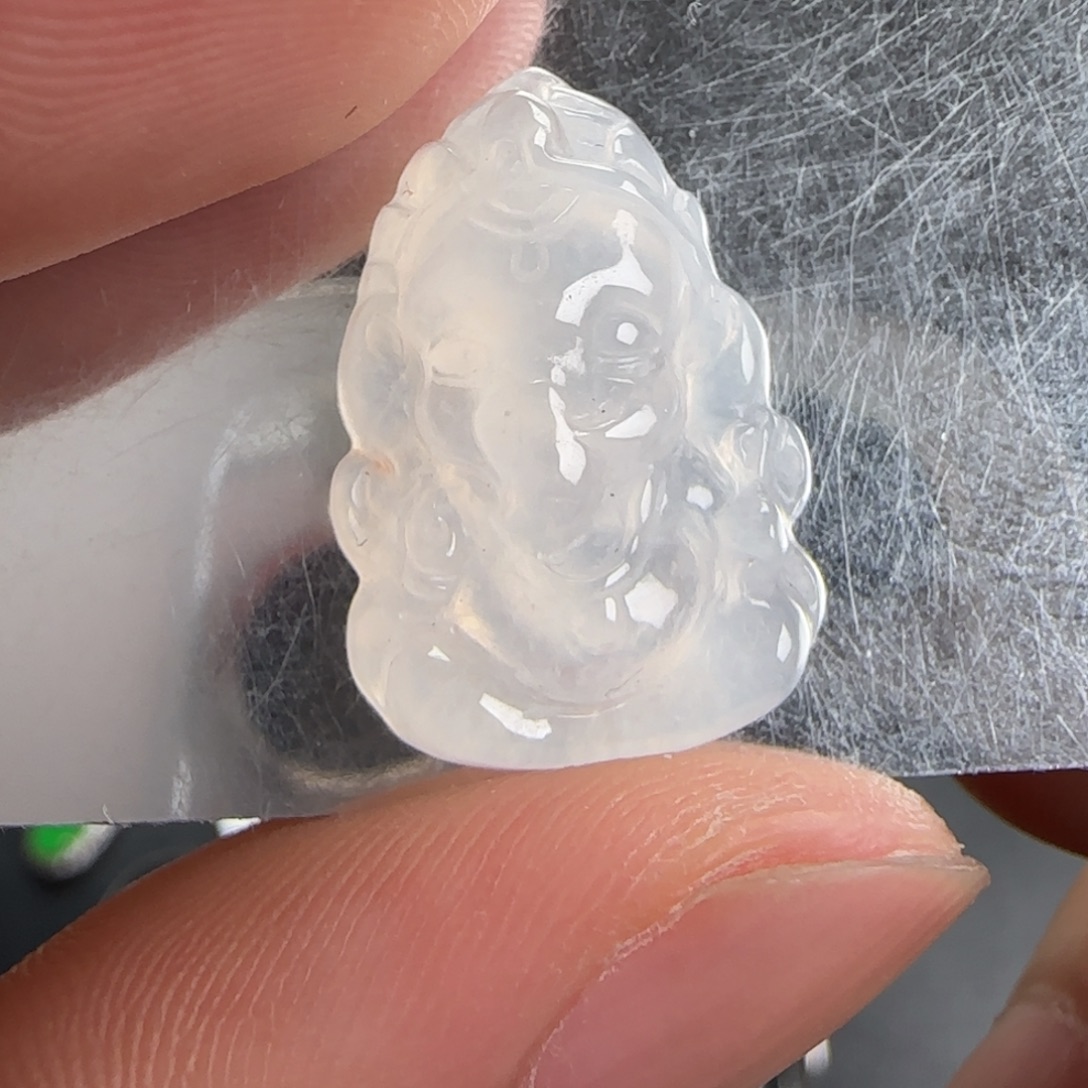 翡翠未镶嵌颈饰  