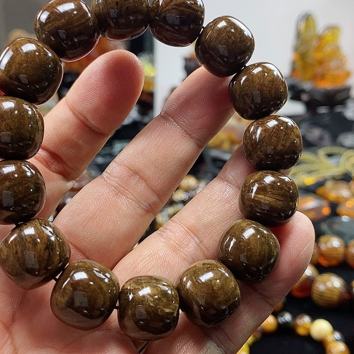 琥珀颈饰未镶嵌一
