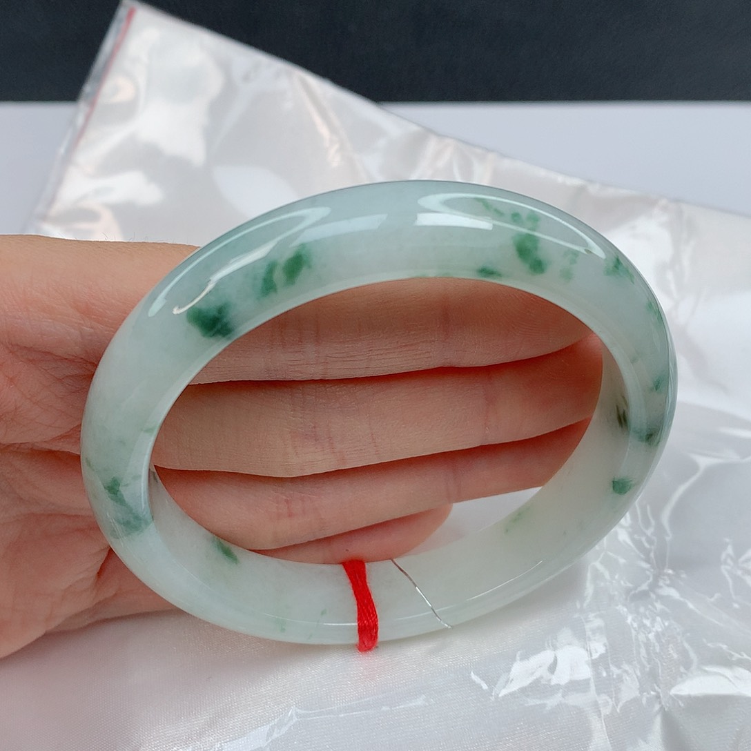 翡翠手镯未镶嵌61.5正圈飘绿花意境美