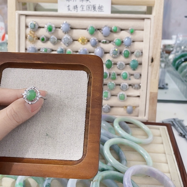 翡翠未镶嵌颈饰天然翡翠Ａ货