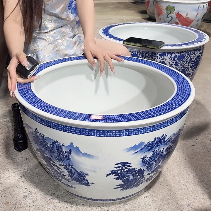 瓷片口径53厘米 高度33厘米