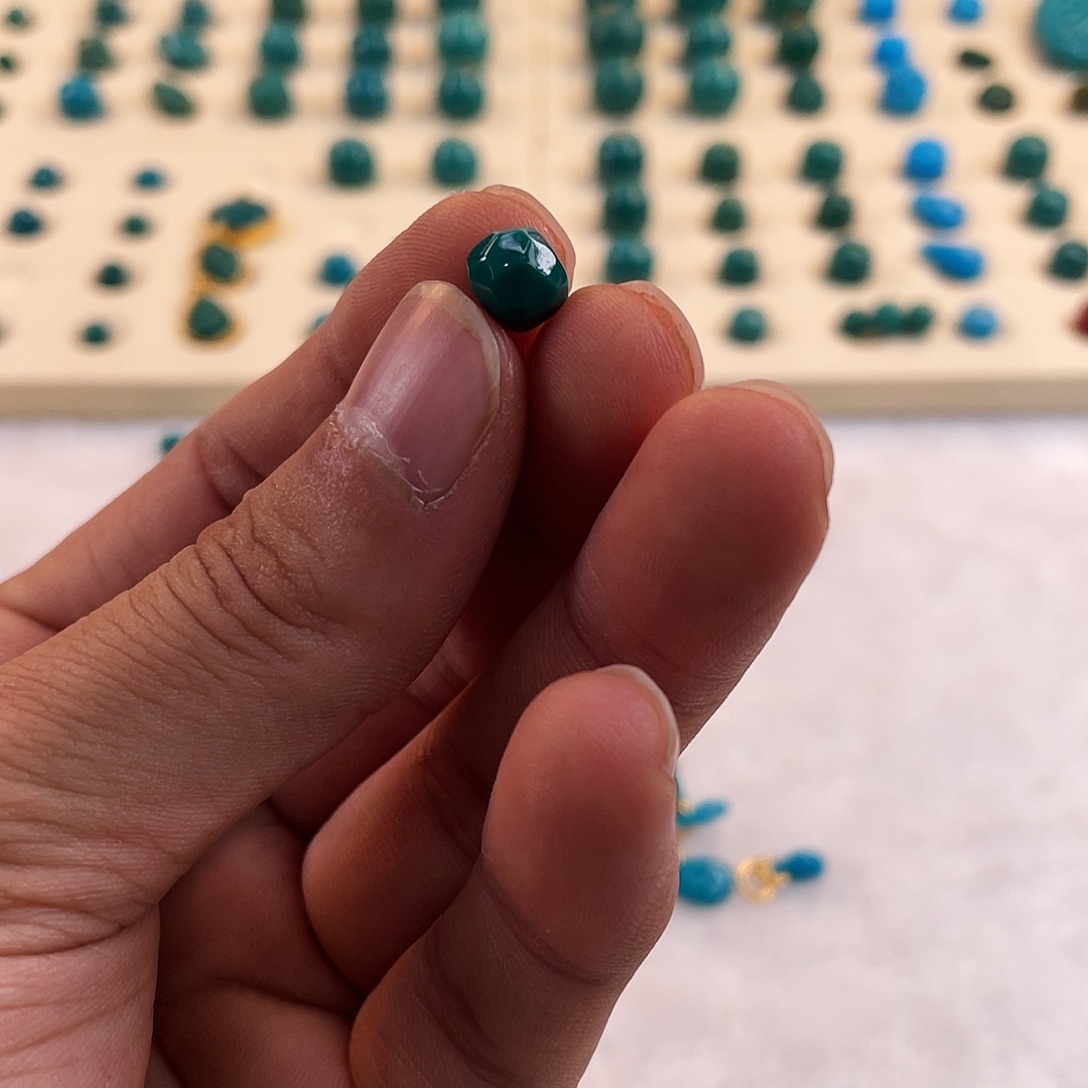 绿松石未镶嵌耳饰