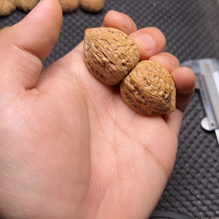 文玩核桃吊坠野生