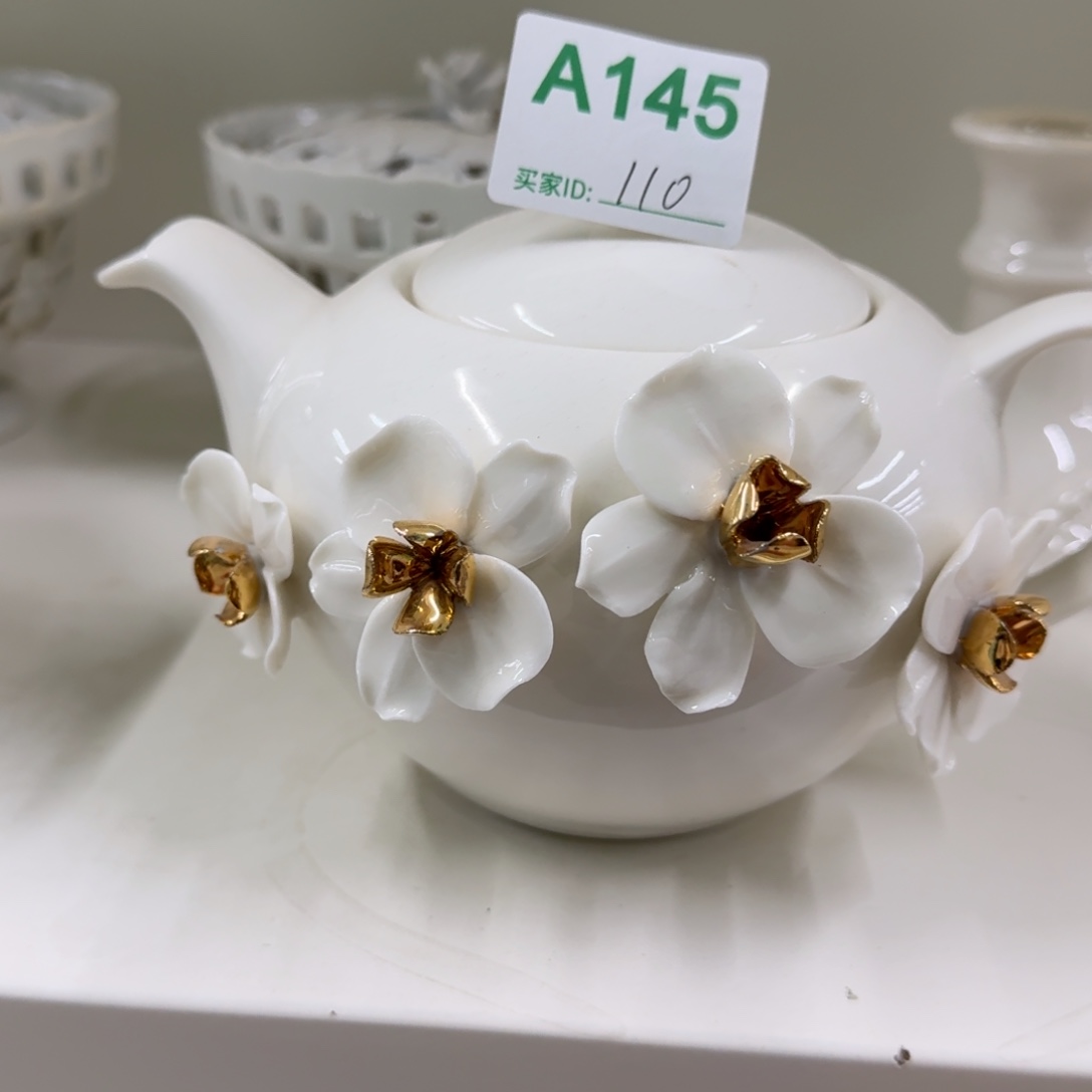 瓷片老货咖啡壶正白色