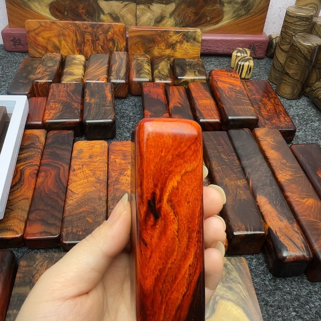 舵***爷交趾黄檀（大红酸枝）