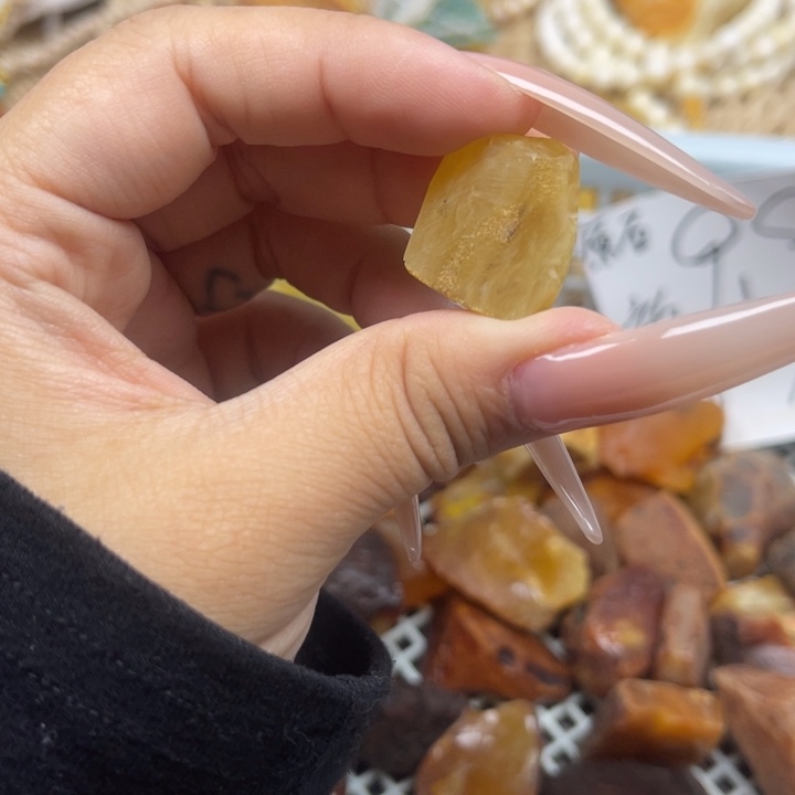 琥珀未镶嵌珠宝奇石