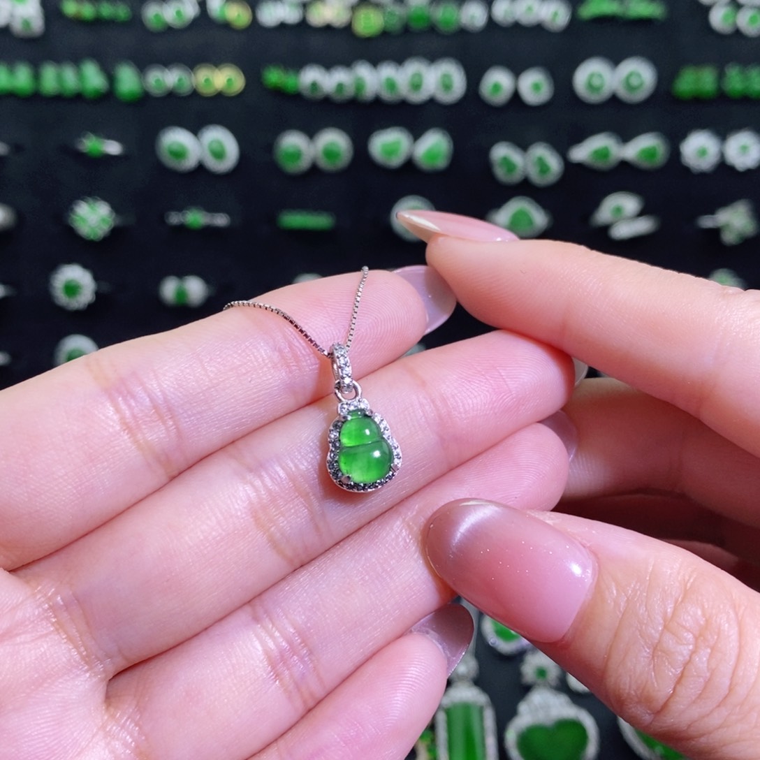 翡翠银S925镶嵌颈饰多样性