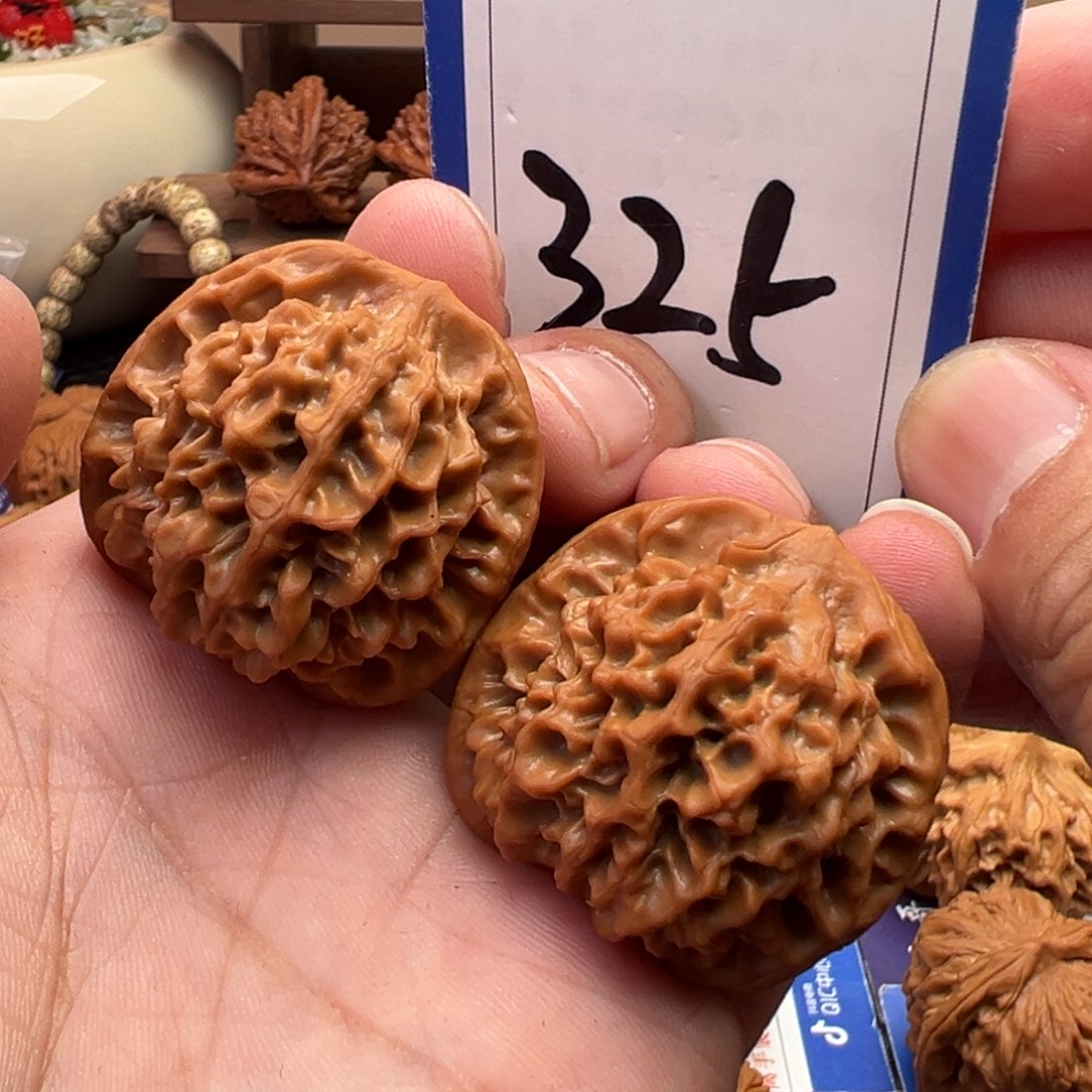 文玩核桃把件全品秦闷37尺寸325号