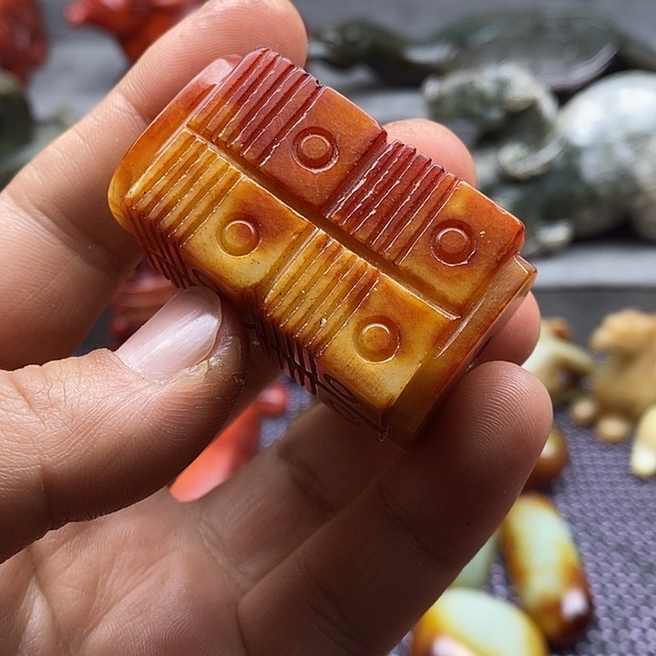 未镶嵌蛇纹石玉颈饰