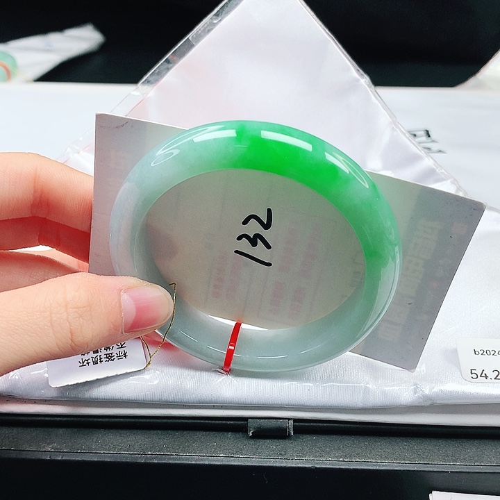 翡翠手镯未镶嵌缅甸天然a货手镯54+