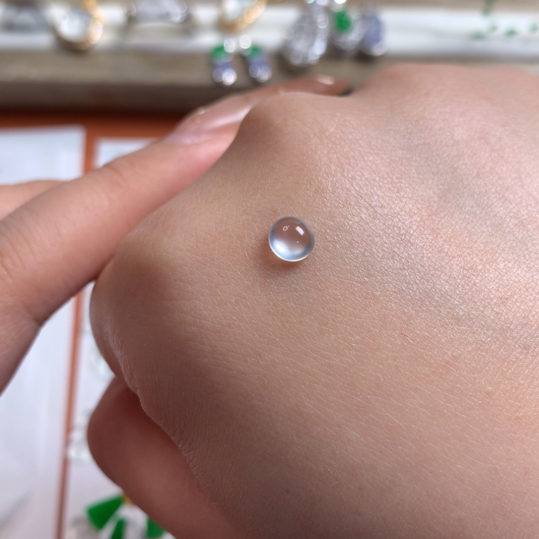 翡翠未镶嵌颈饰5.5-5.0-2.8