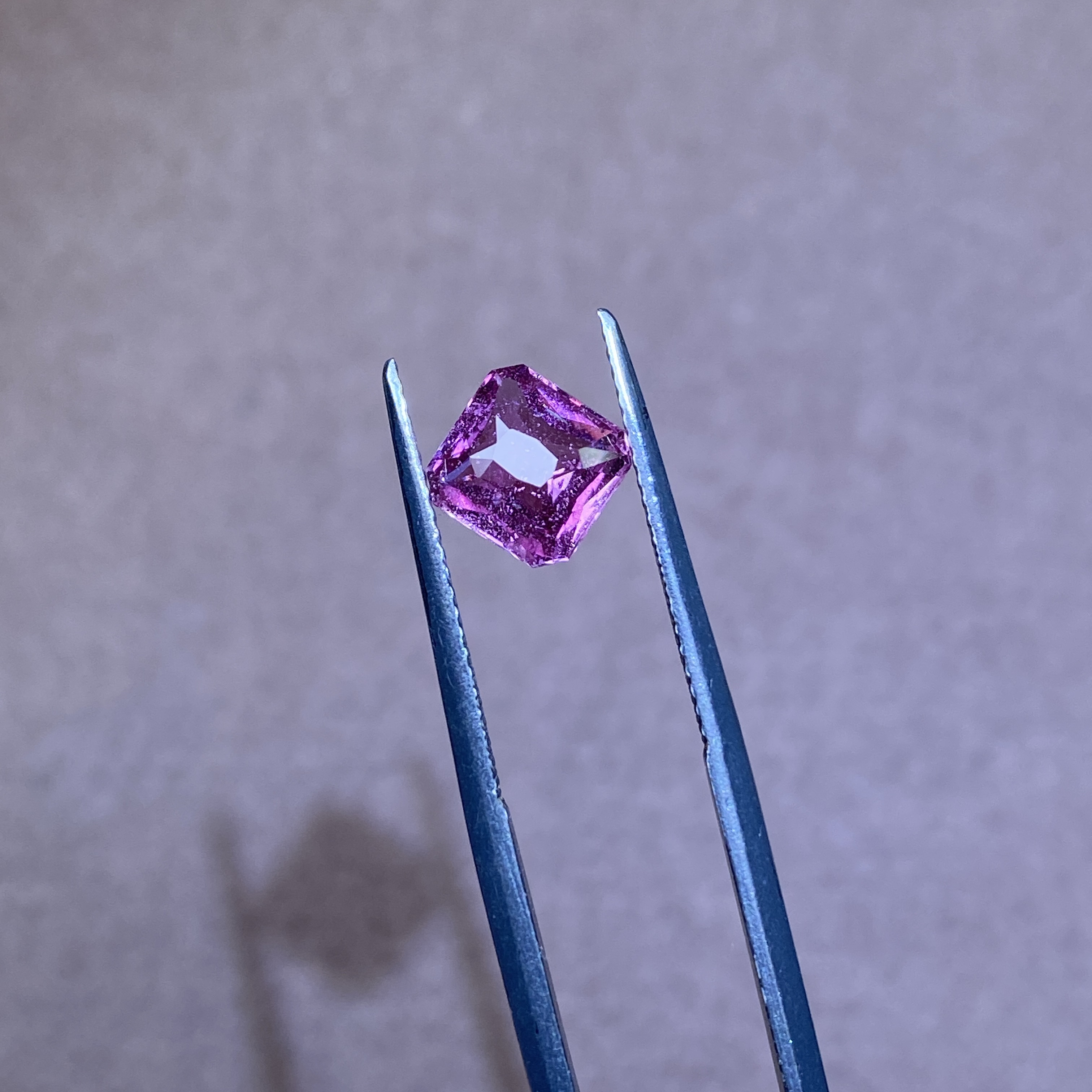 23T553 无烧粉色蓝宝石 2.20克拉