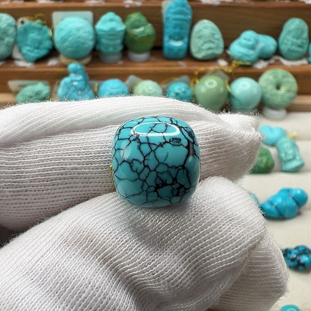 绿松石配饰未镶嵌