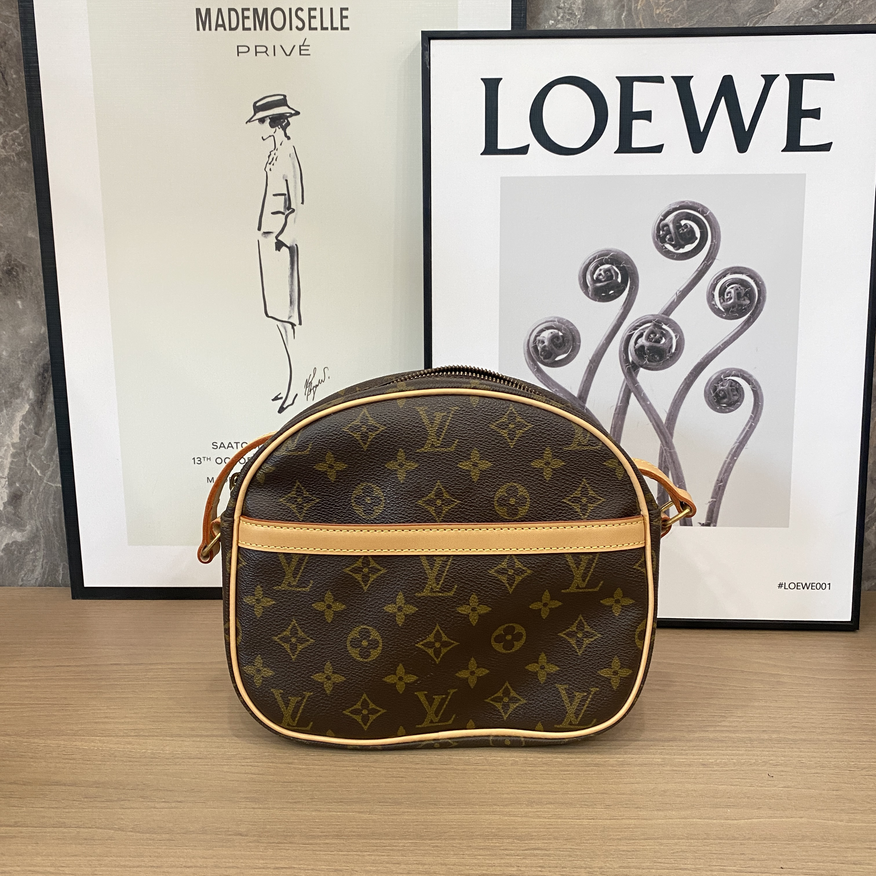 修复品LouisVuitton /路易威登开口笑苹果斜挎包
