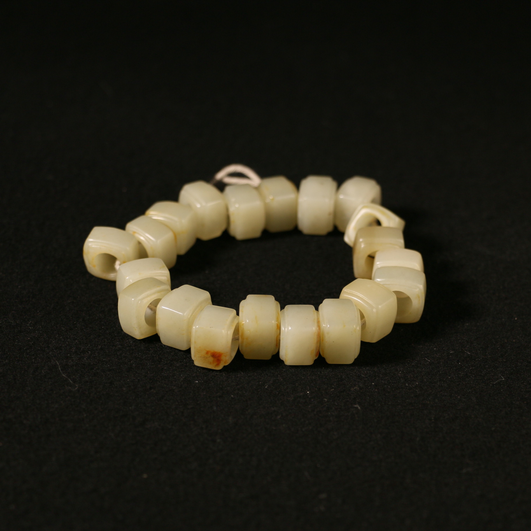 18F202 清  白玉手链