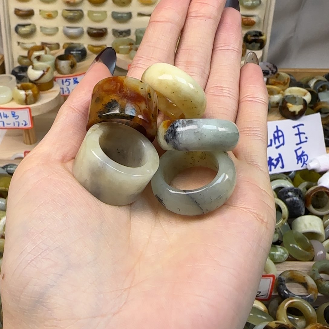 岫玉岫玉戒指内径微瑕不退18未镶嵌