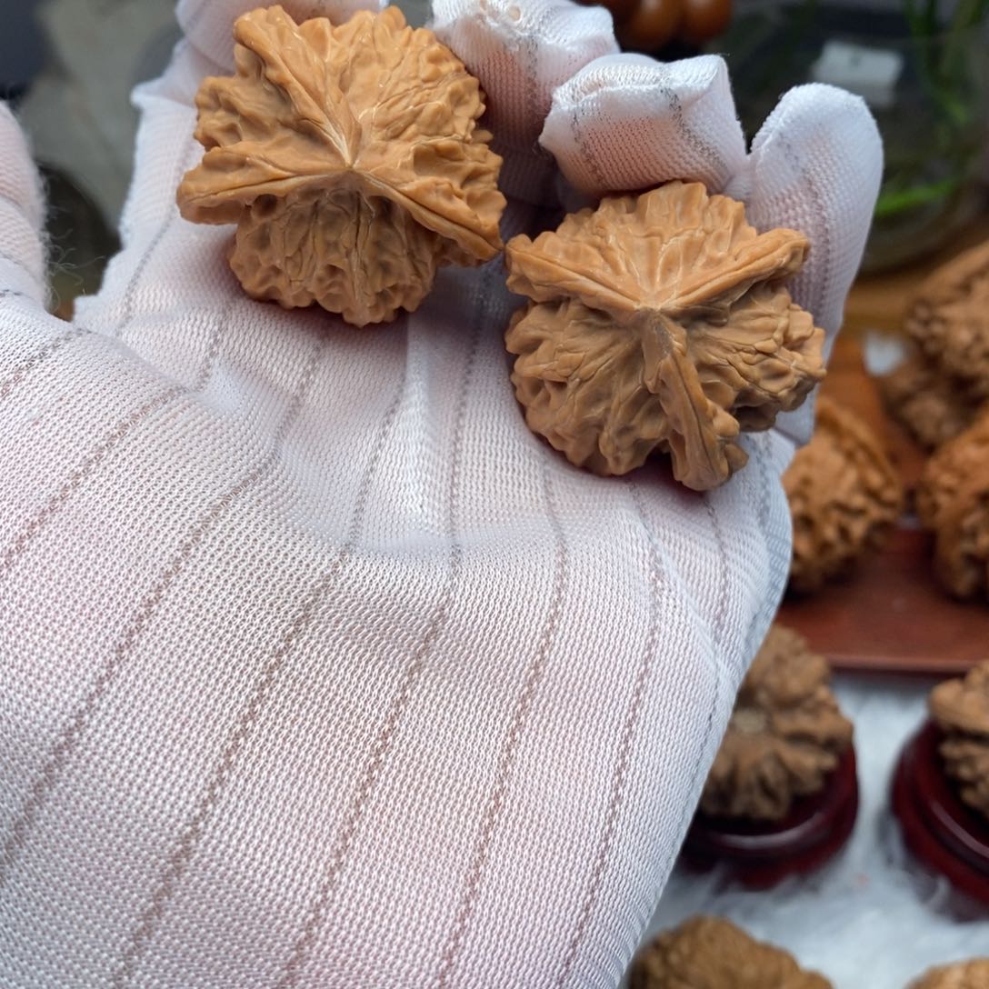 文玩核桃吊坠盘山三棱36尺寸