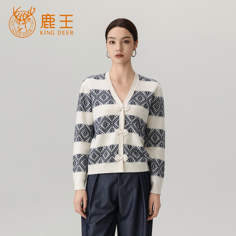鹿王25秋冬新款女V领100山羊绒时尚提花宽松休闲开衫 厚 5J9825