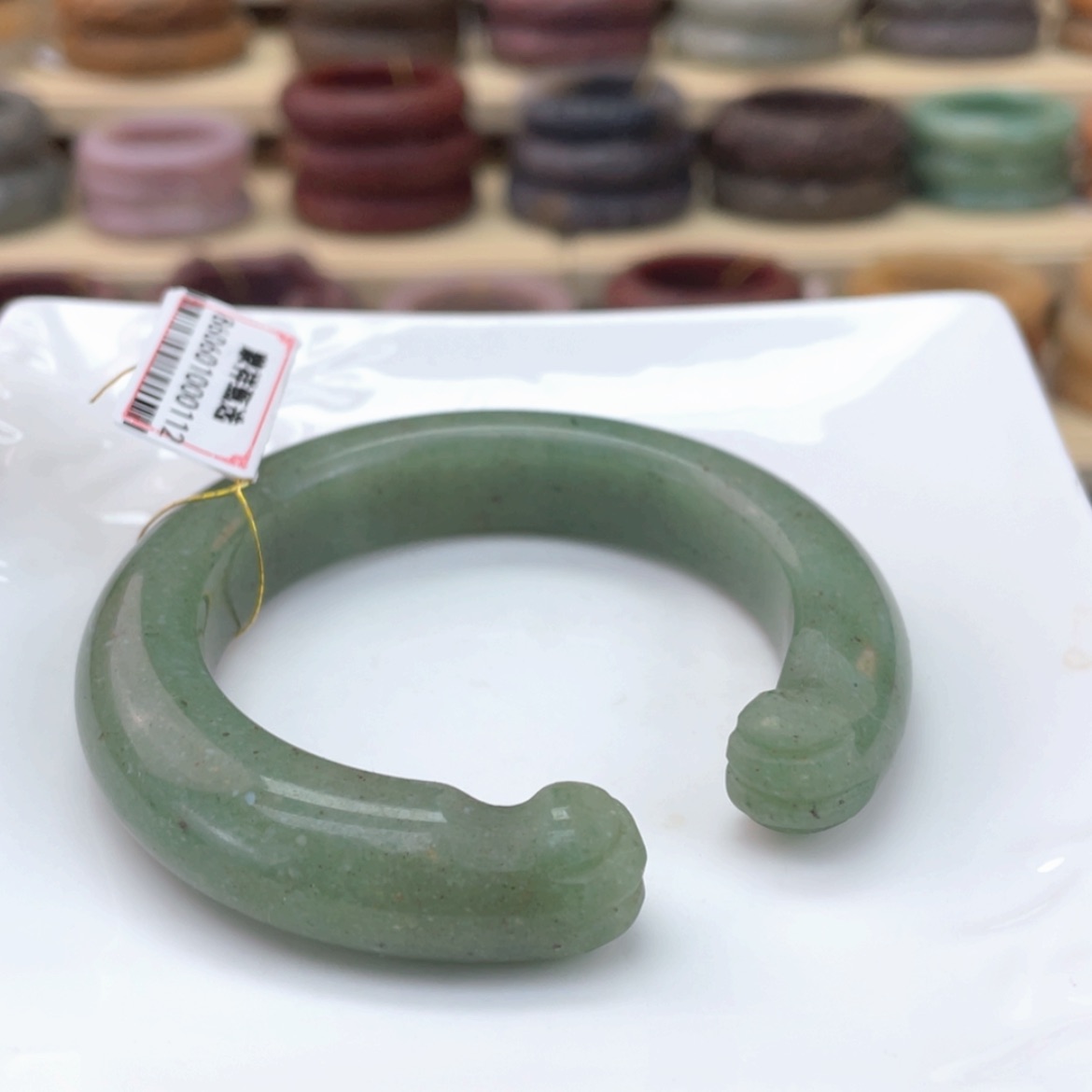 【闪购商品】石英质玉手镯未镶嵌