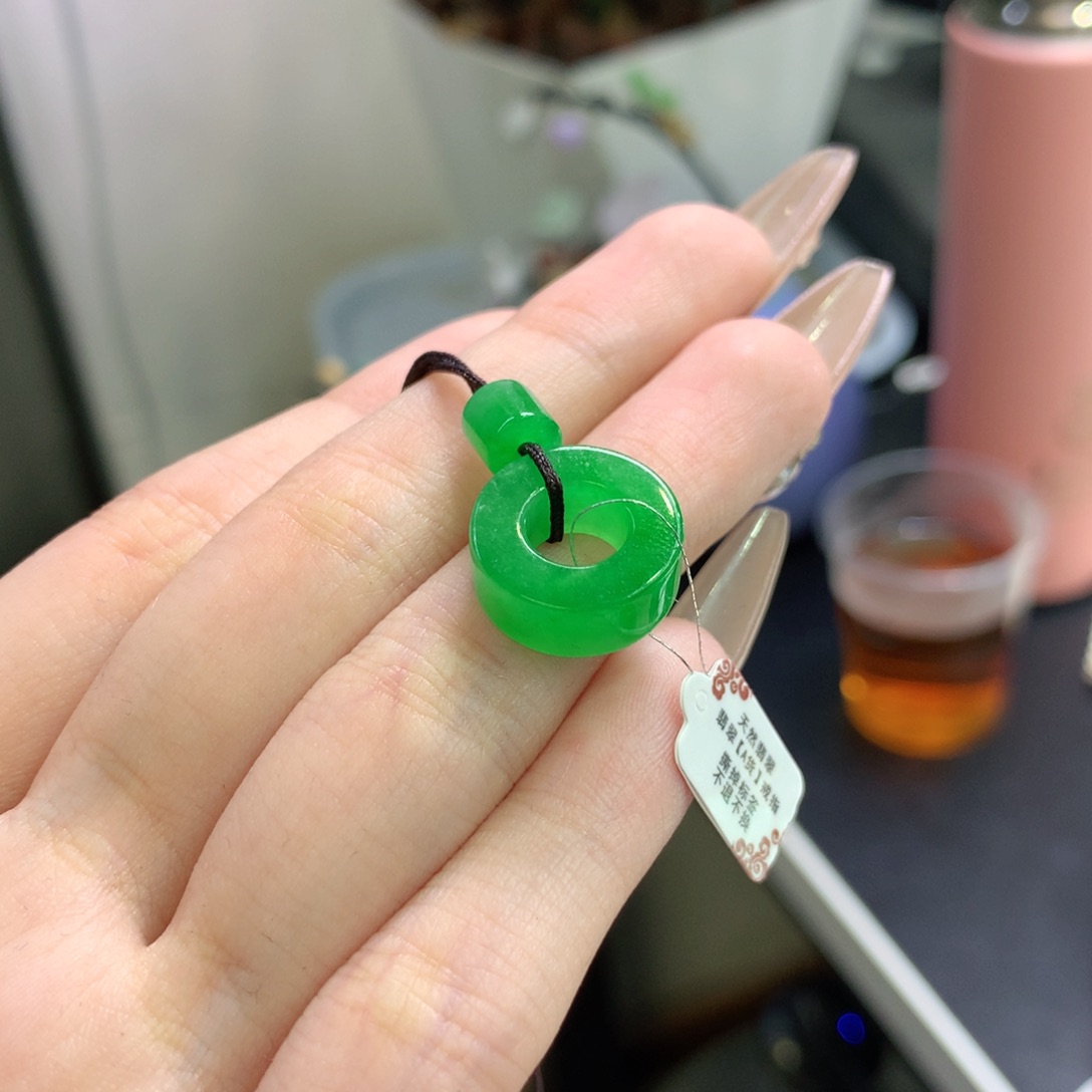 翡翠戒指未镶嵌甜甜圈
