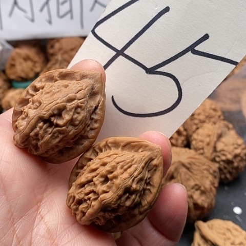 桃核吊坠31全品大红袍