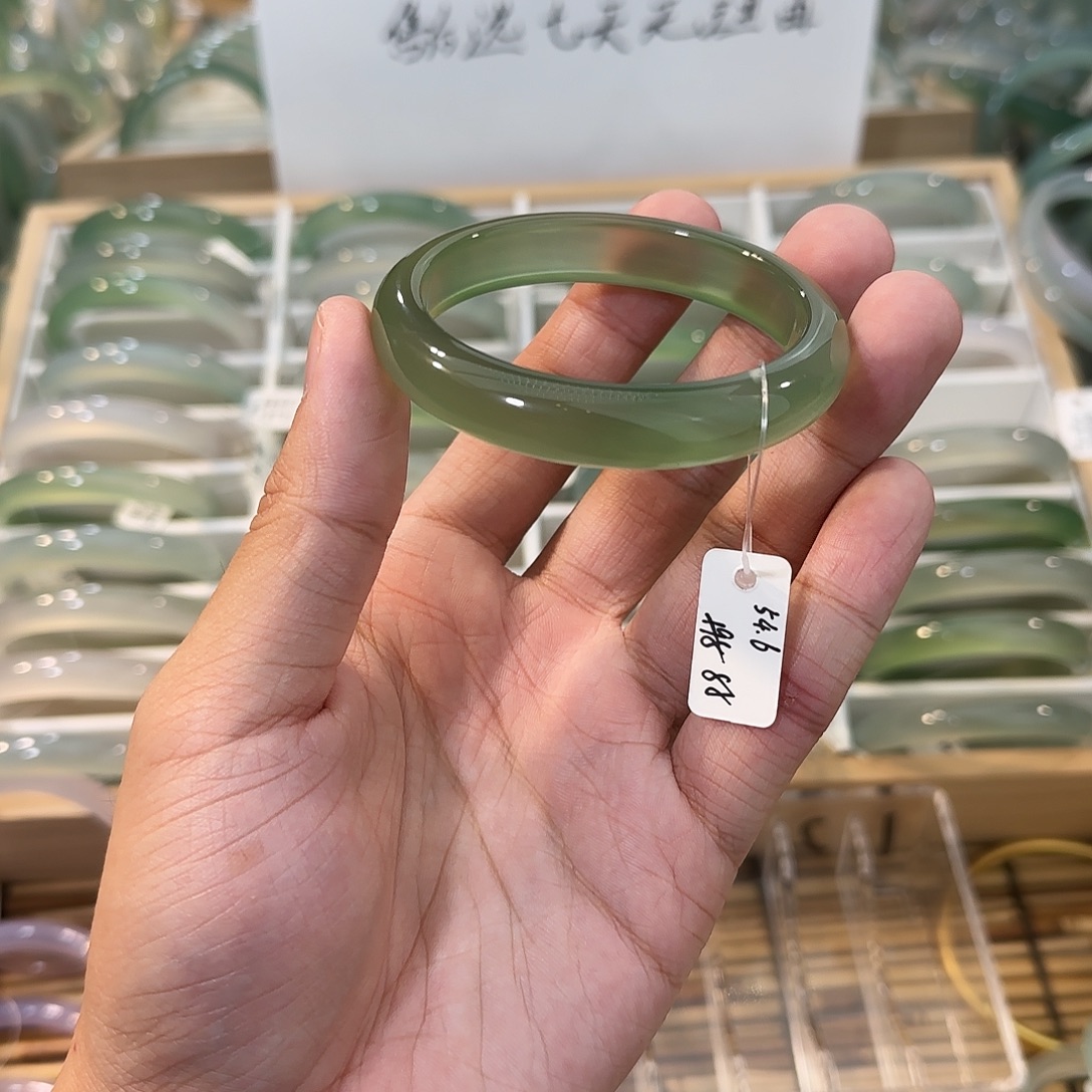 玛瑙/玉髓未镶嵌手镯圈口54.6