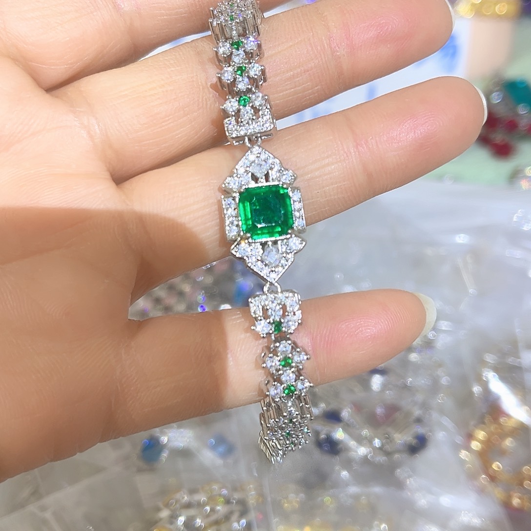 钨金璀璨夺目耀眼