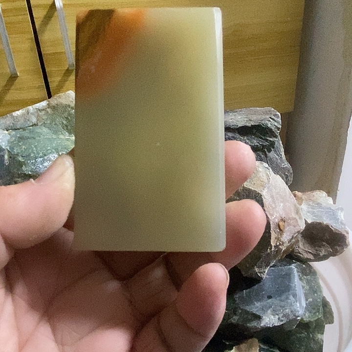 勿***恋蛇纹石玉未镶嵌摆件