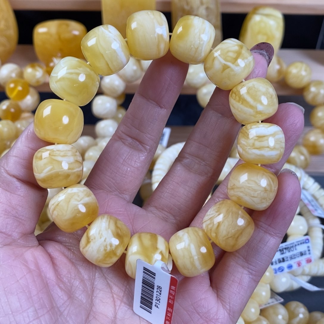 蜜蜡裸石未镶嵌邹*杰