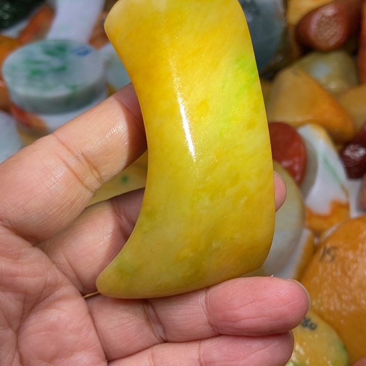 追***者翡翠未镶嵌挂件缅甸翡翠