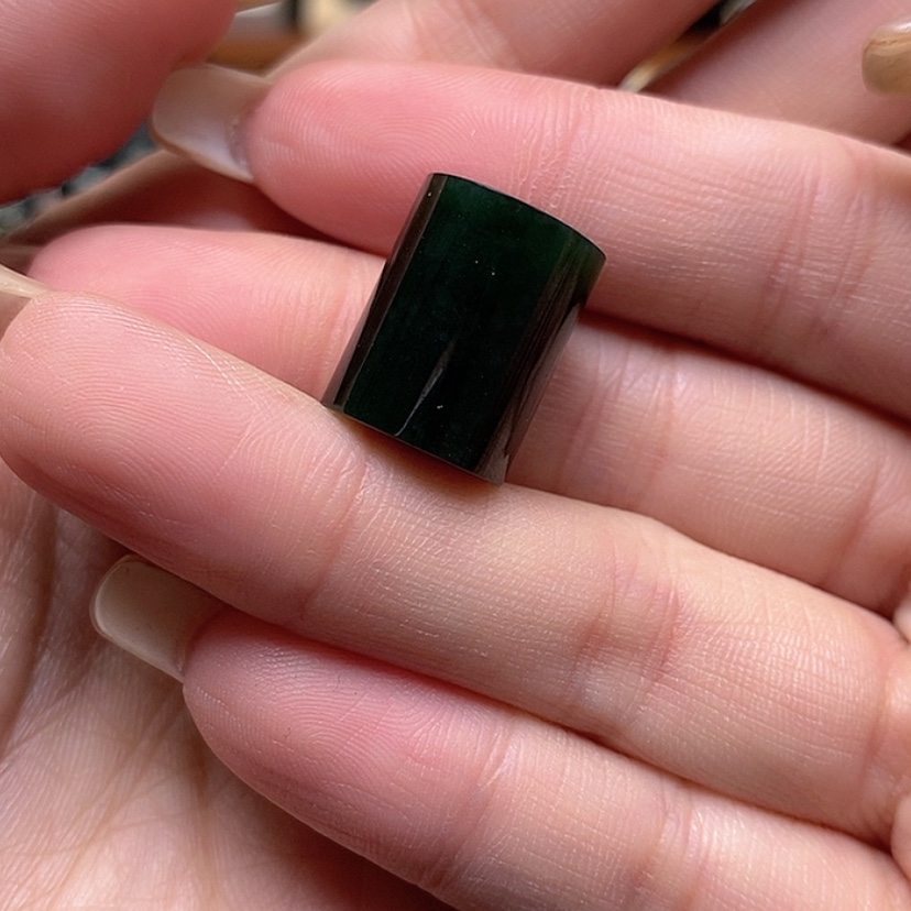 【闪购商品】翡翠颈饰未镶嵌吉*1。