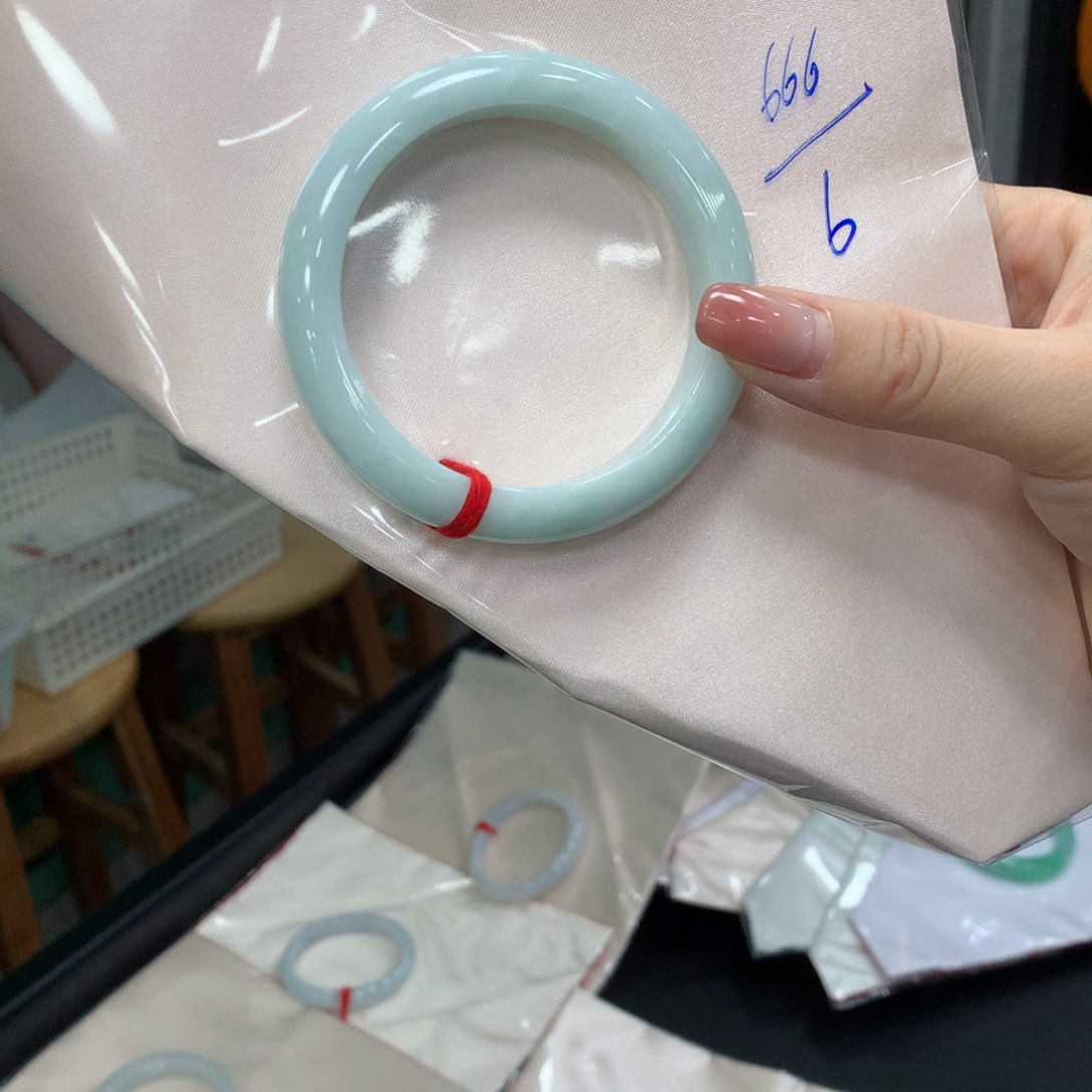 翡翠手镯未镶嵌童****连买断