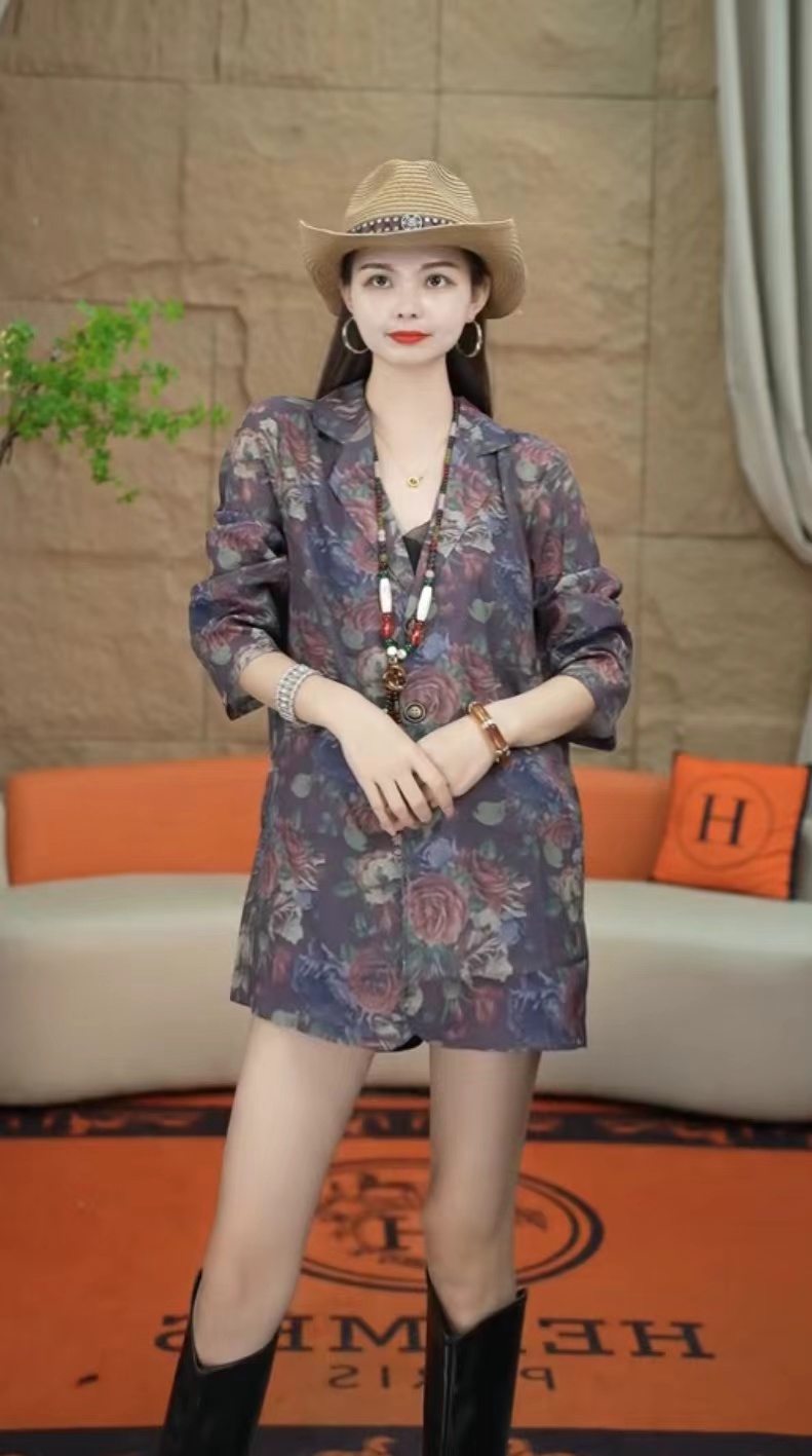 088（安言服饰）中长款长袖印花常规V领做旧西装时尚百搭春夏夏季