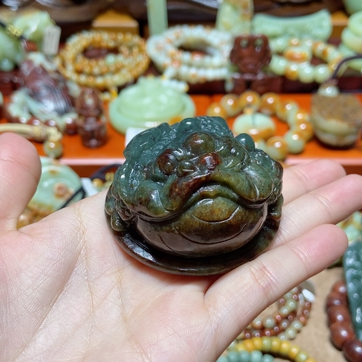 岫岩河磨玉（透闪石质玉）把件未镶嵌