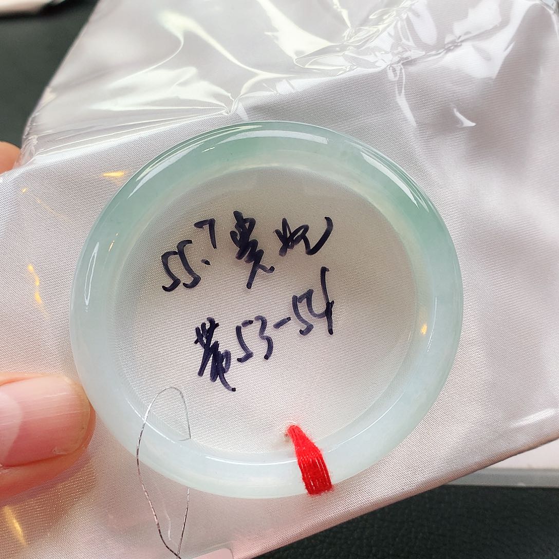 未镶嵌手镯翡翠天然翡翠手镯