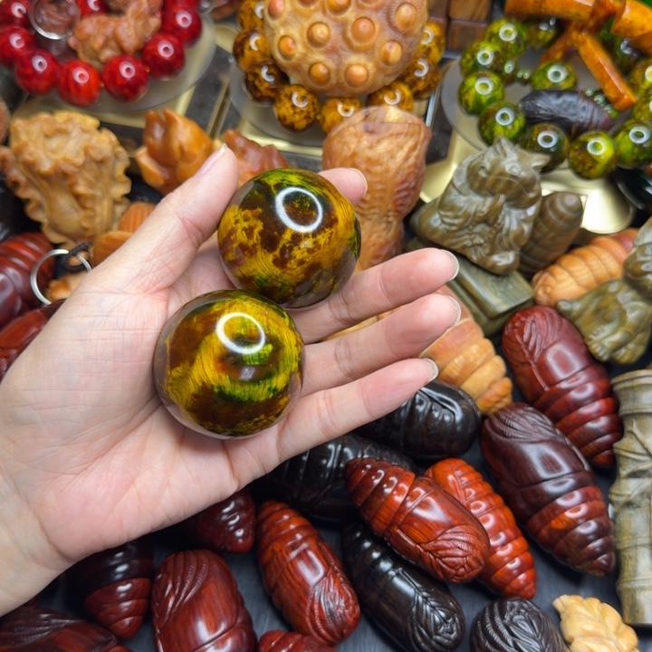 松木琥珀木文玩把件