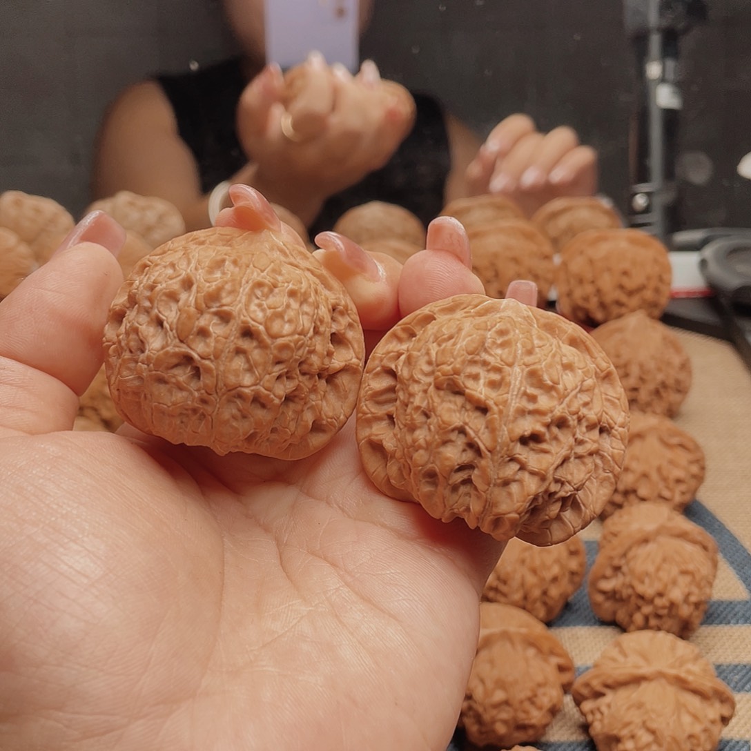 吊坠文玩核桃血麒麟45